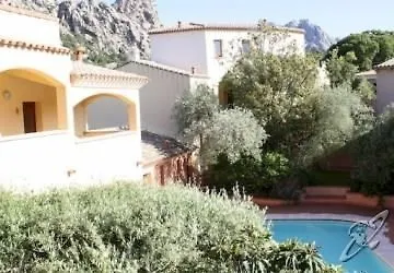 Hotel San Pantaleo 3* סן פנטלאו